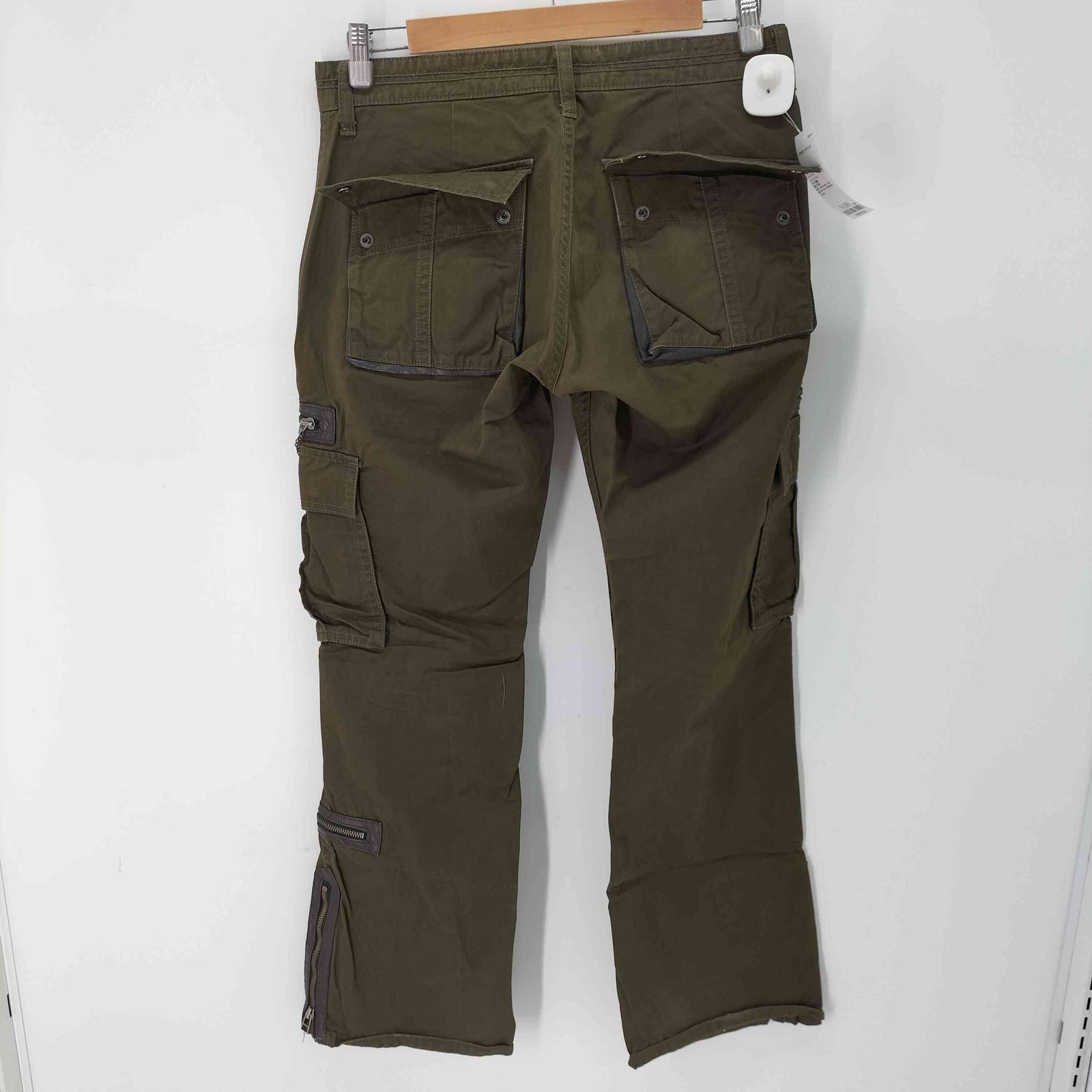 USED古着(ユーズドフルギ) {{EQUALNEAR}}Aero-Flared Cargo Pants メンズ JPN：2 【中古】【ブランド古着バズストア】 ユーズドフルギ USED古着 UNDER BRED スタッズ 牛革 チェーン カーゴ