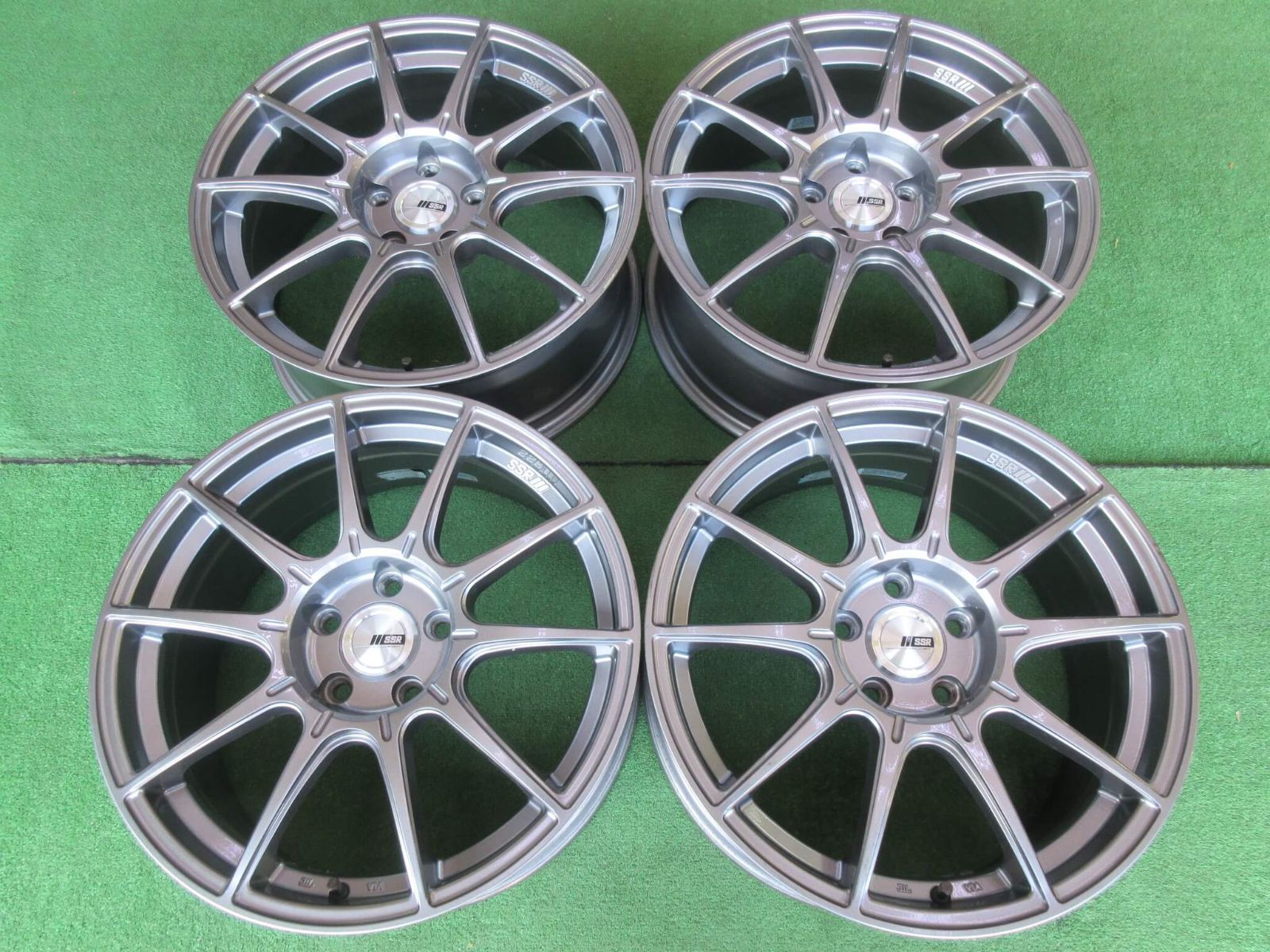 SSR GTX01 8J-18 5H114.3 +45 オプションセンターキャップ付き 