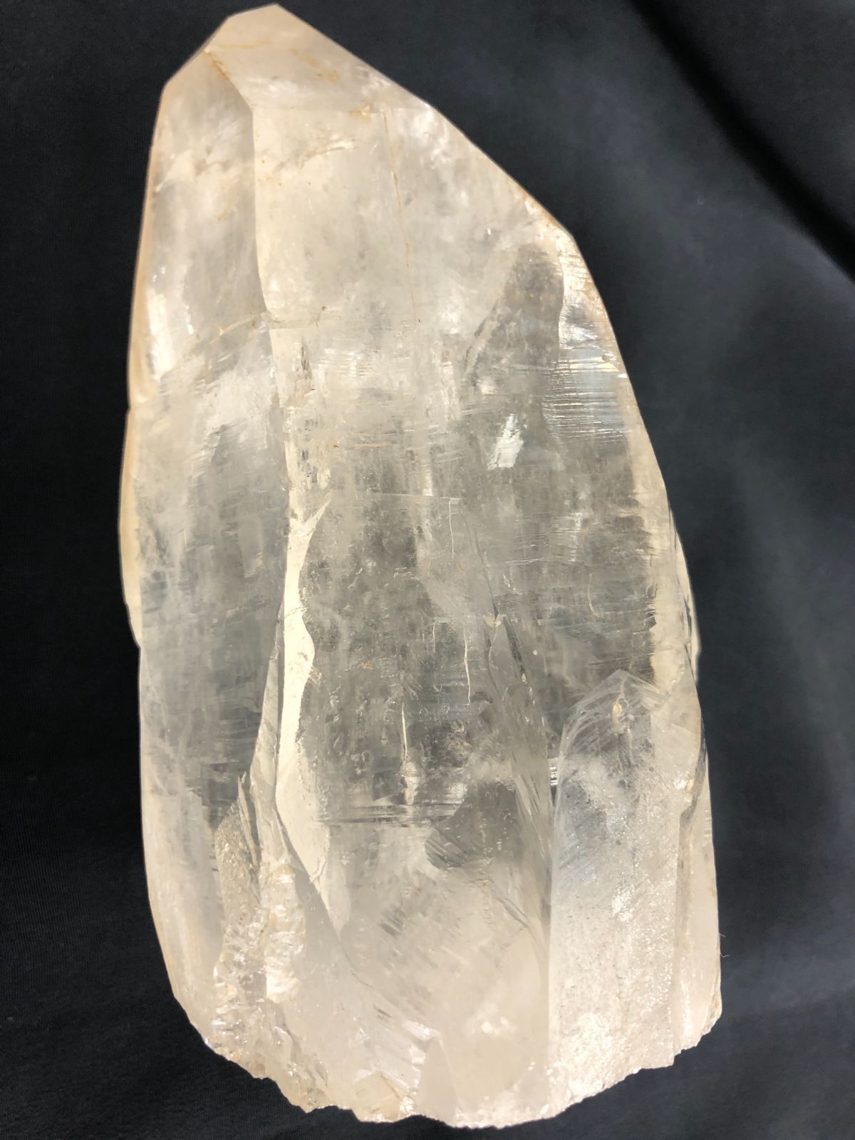  LASER QUARTZ レーザー水晶ポイント コリント産 ディスプレイ棚 置物 インテリア小物