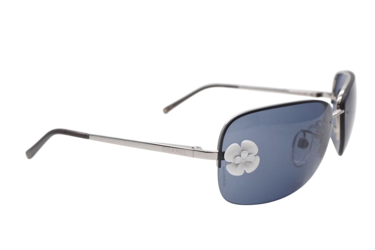 極美品 CHANEL シャネル サングラス アイウェア 4135 c.124/87 サイズ