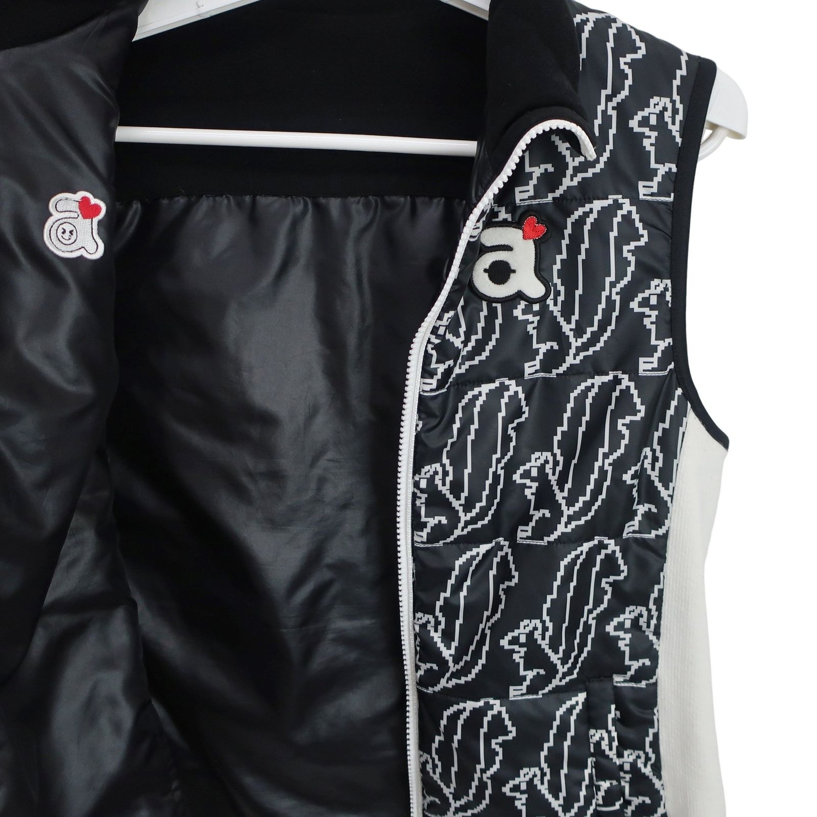 美品】archivio(アルチビオ) リバーシブルナイロンベスト 黒白総柄