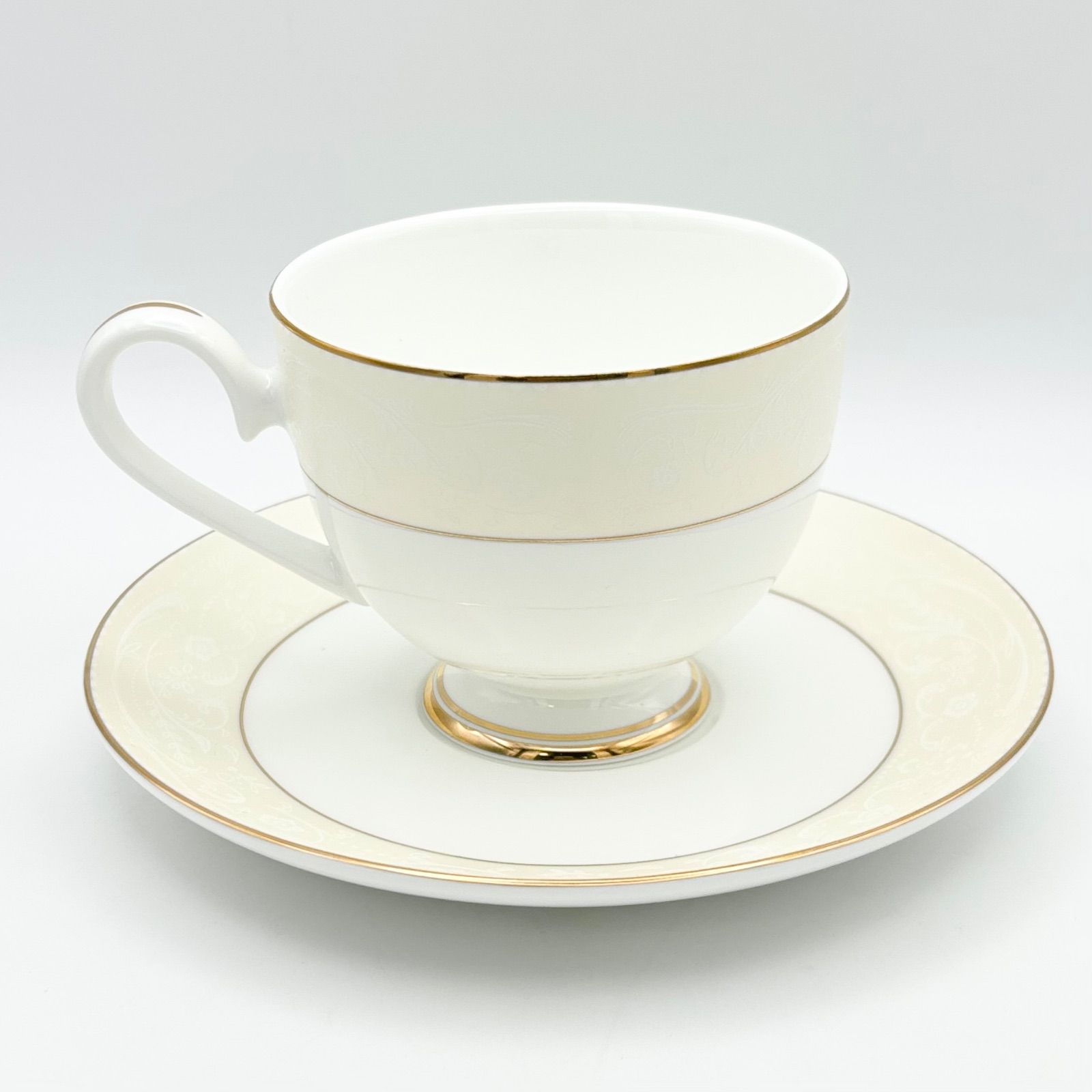 カップ＆ソーサー