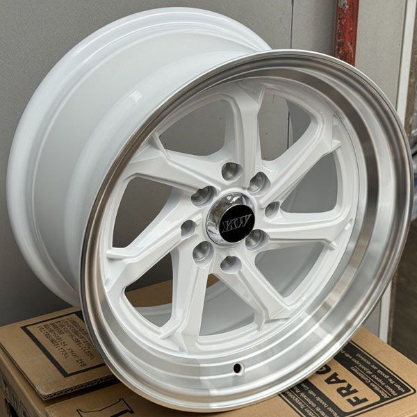 ラス1 新品 15×8.25J +20 PCD 100 114.3 4穴 15インチホイール 4本