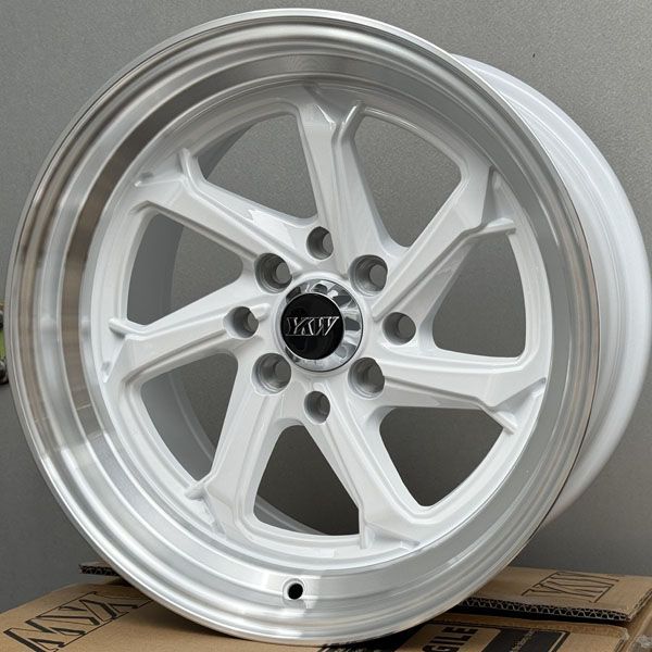新品 15×8.25J +20 PCD 100 114.3 4穴 15インチホイール 4本 ホワイト