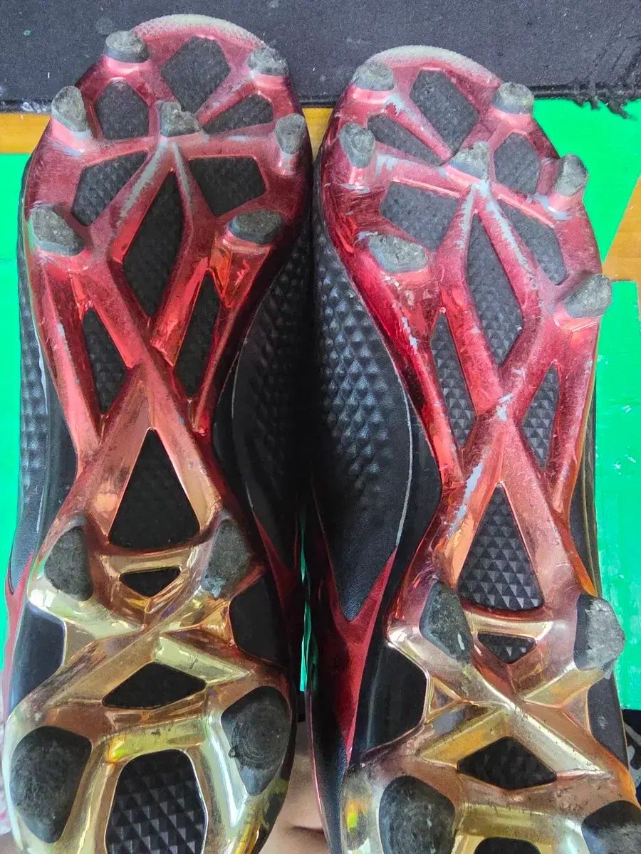 adidas アディダス プレデター サッカーシューズ ブラック⁄レッド
