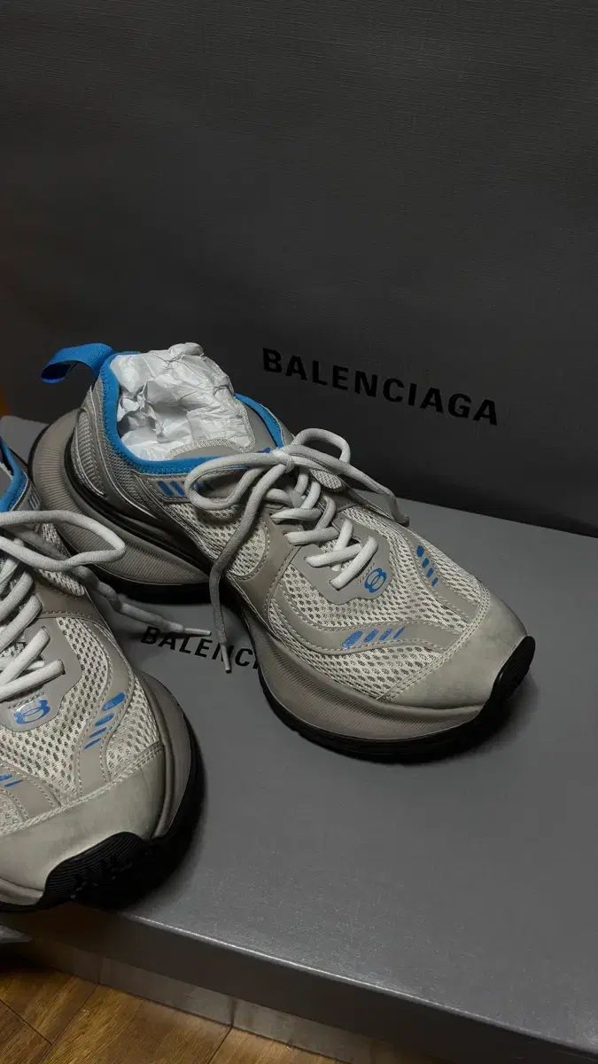 新品 正規品 バレンシアガ サーキット スニーカー 42サイズ - メルカリ