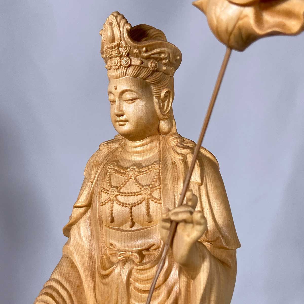大勢至菩薩像 約30cm 桧木｜立像 仏壇用 十一面観音 専用収納箱付き