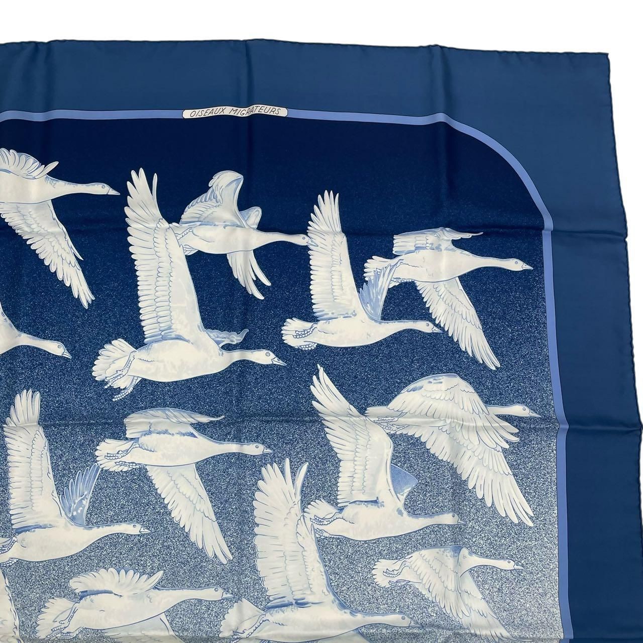 希少 新品同様 HERMES エルメス カレ90 スカーフ 渡り鳥 シルク100