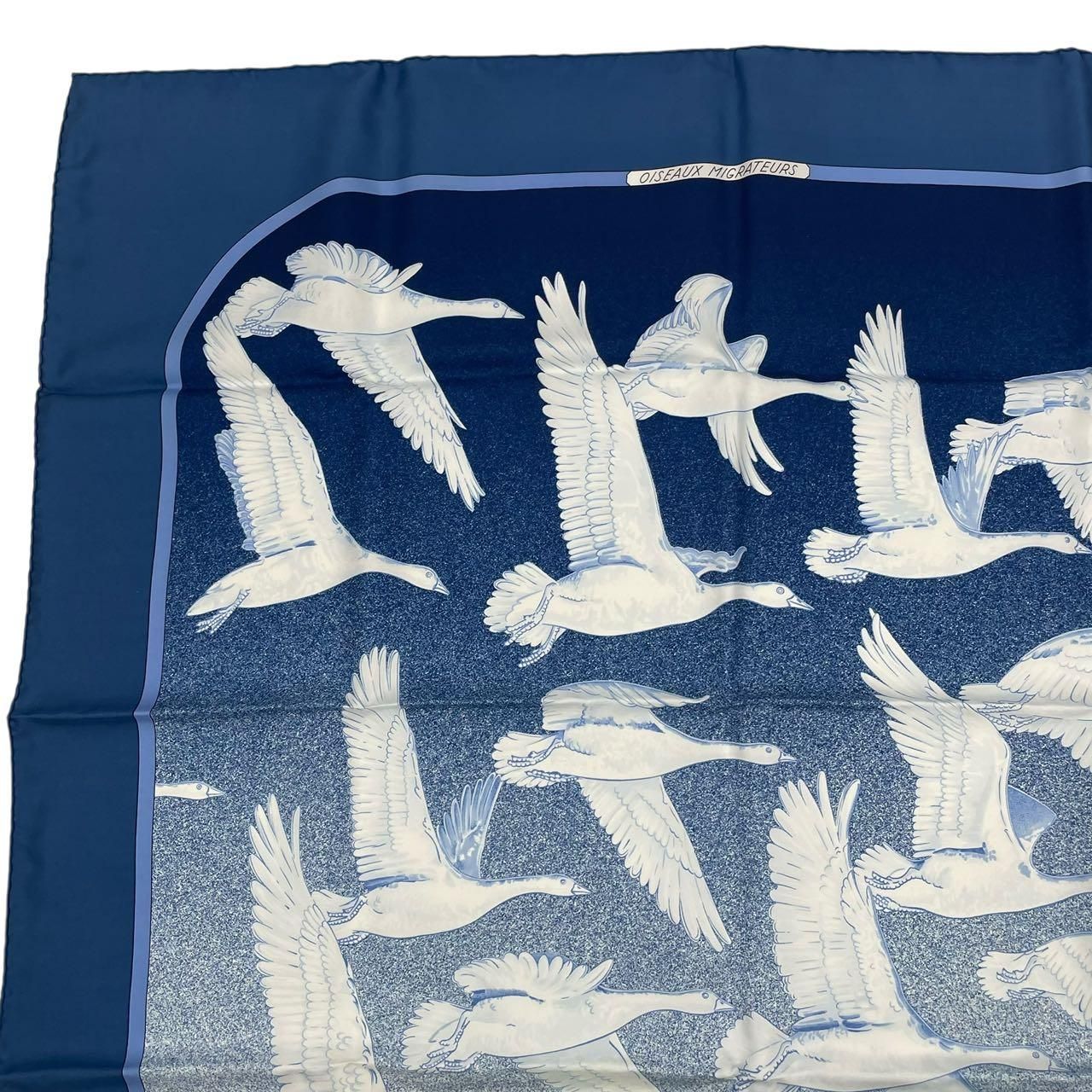 希少 新品同様 HERMES エルメス カレ90 スカーフ 渡り鳥 シルク100