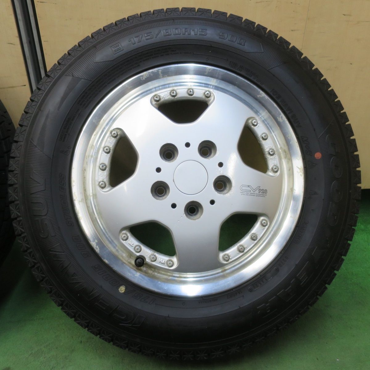 バリ溝！9.5分以上☆スタッドレス 175/80R15 グッドイヤー アイスナビ 