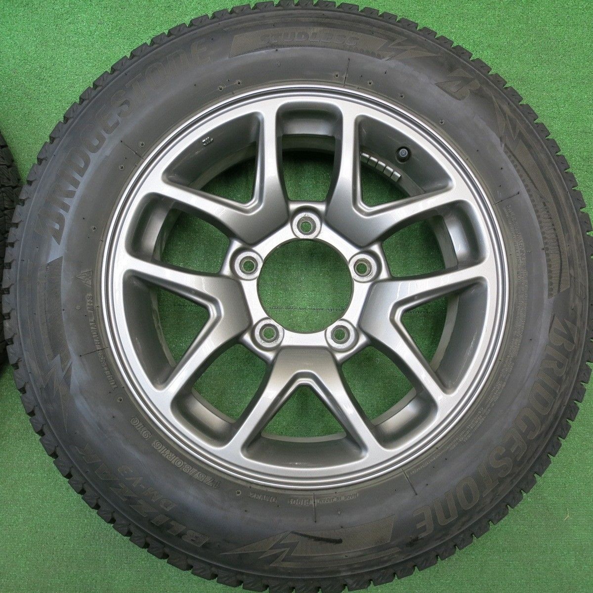 キレイ！22年☆スズキ JB64 ジムニー 純正 175/80R16 スタッドレス