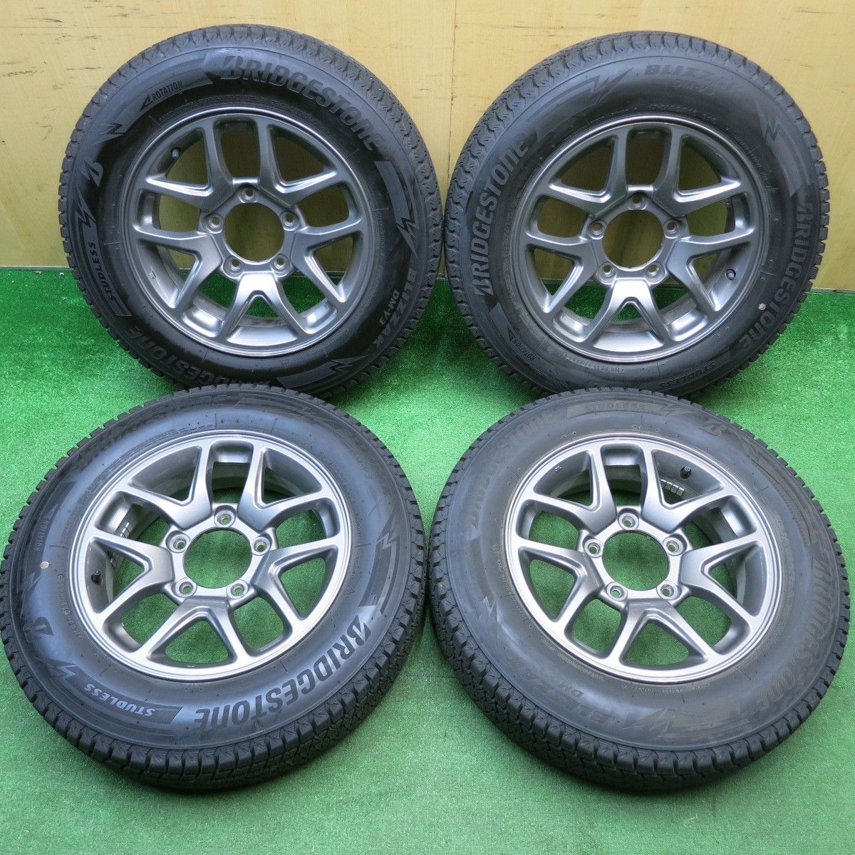 キレイ！22年☆スズキ JB64 ジムニー 純正 175/80R16 スタッドレス