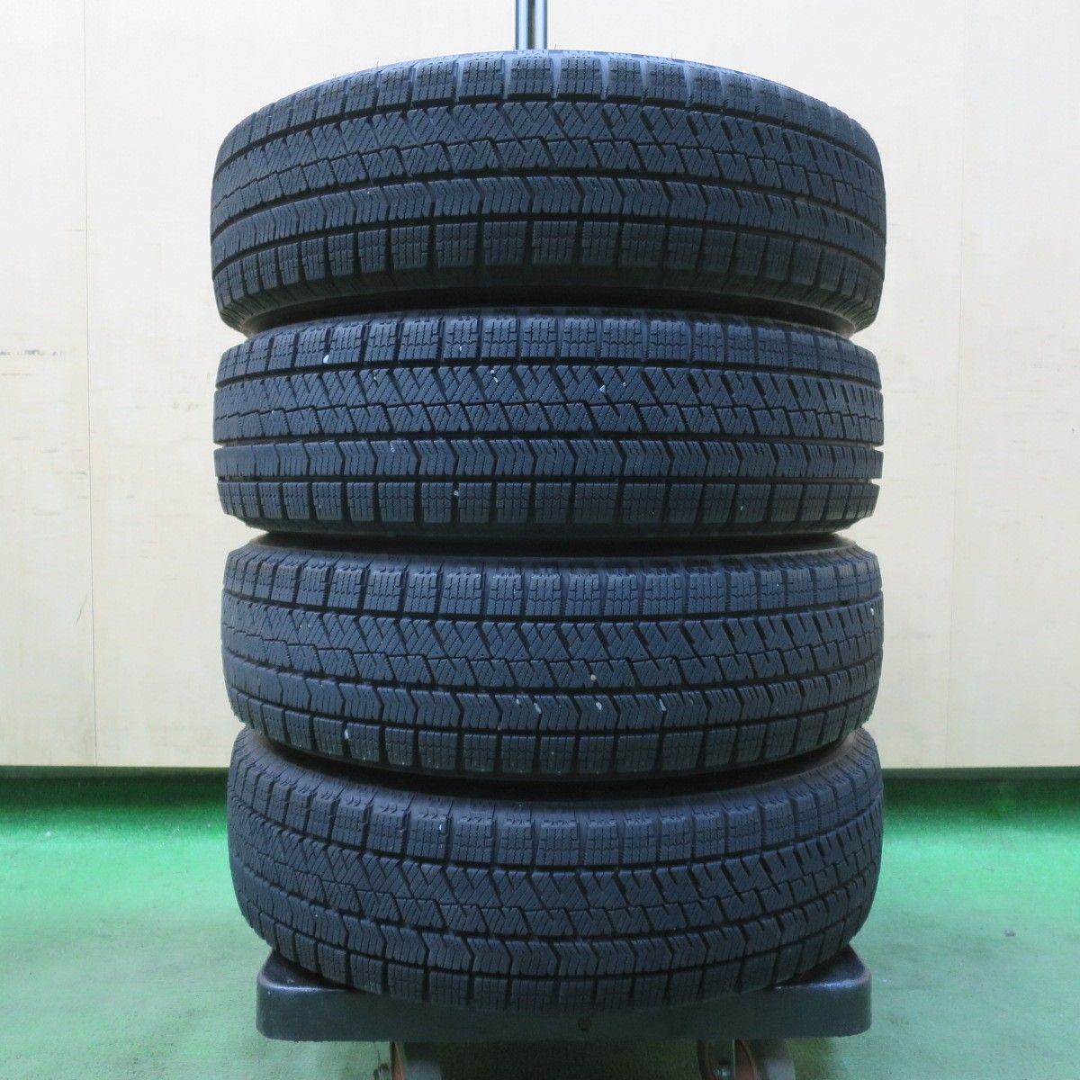 バリ溝！8.5分☆スタッドレス 155/65R14 ブリヂストン ブリザック VRX2