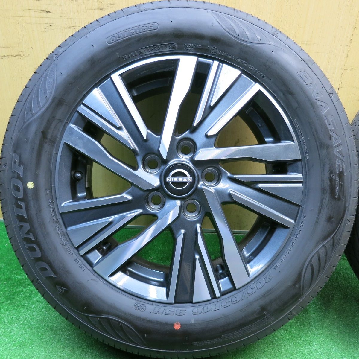 新車外し！25年☆日産 C28 セレナ 純正 205/65R16 ダンロップ 
