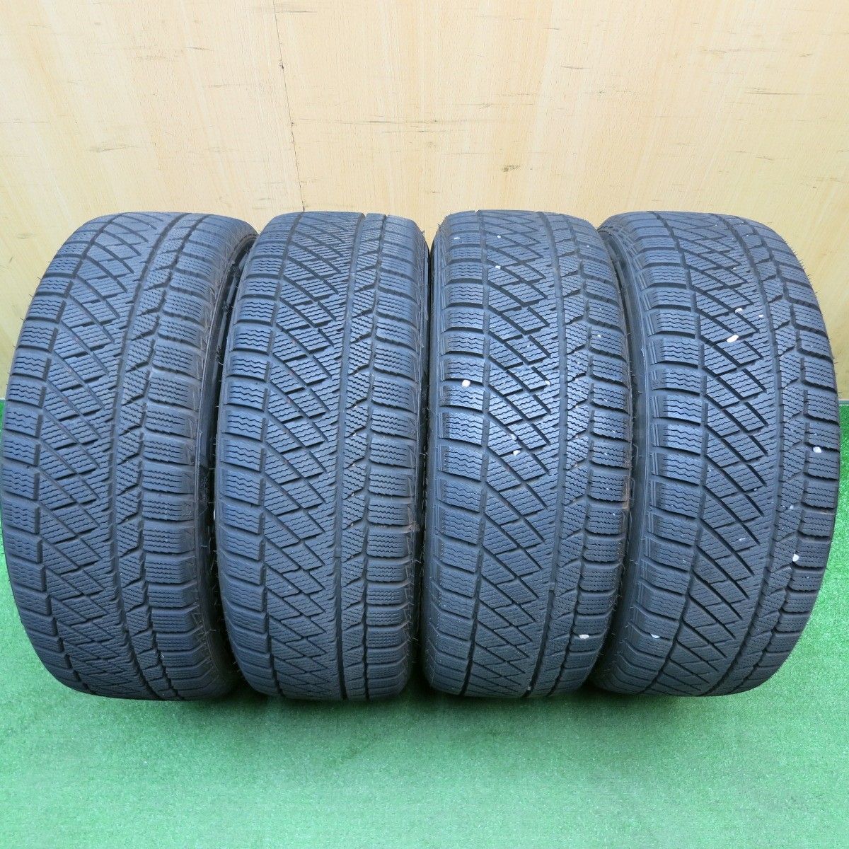 バリ溝！24年！9.5分以上☆インプレッサ 等 205/55R16 スタッドレス 