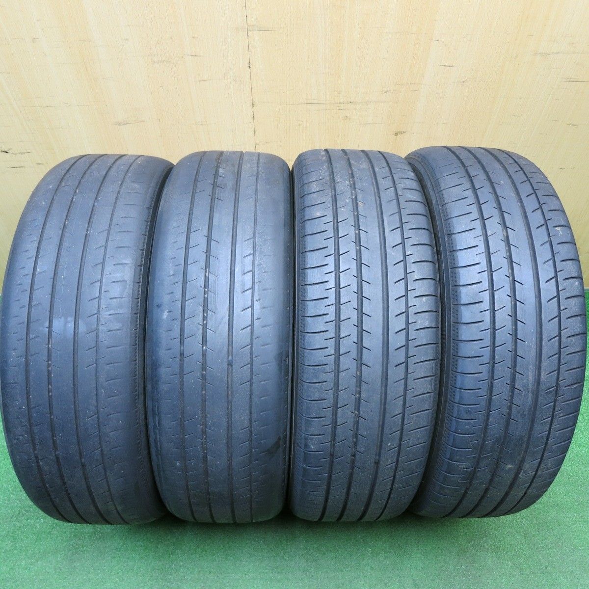 キレイ！23年☆トヨタ 60系 プリウス PHV 純正 195/50R19 ヨコハマ