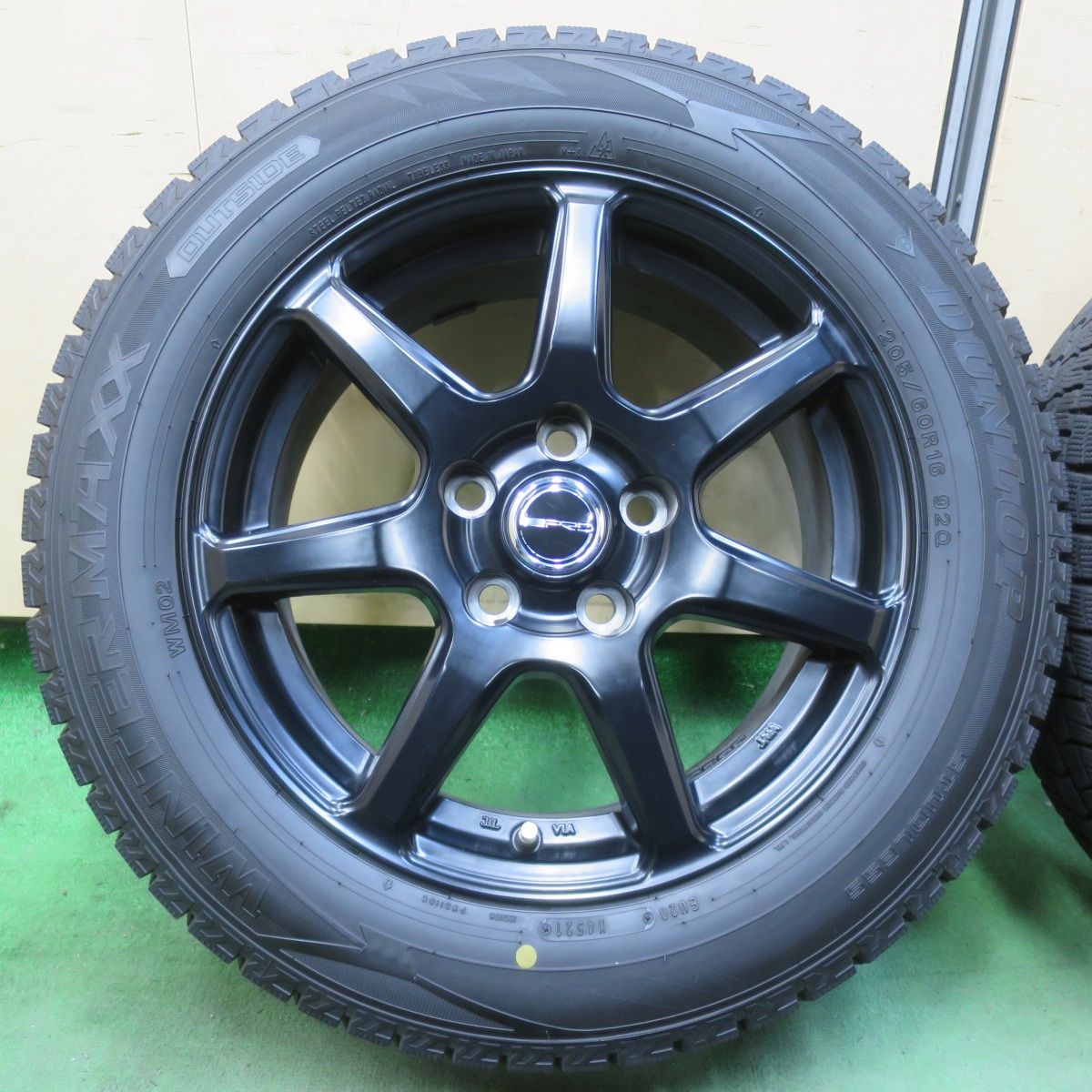 溝あり♪ダンロップスタッドレスWM01 205/60R16 92Q アルミホイール 