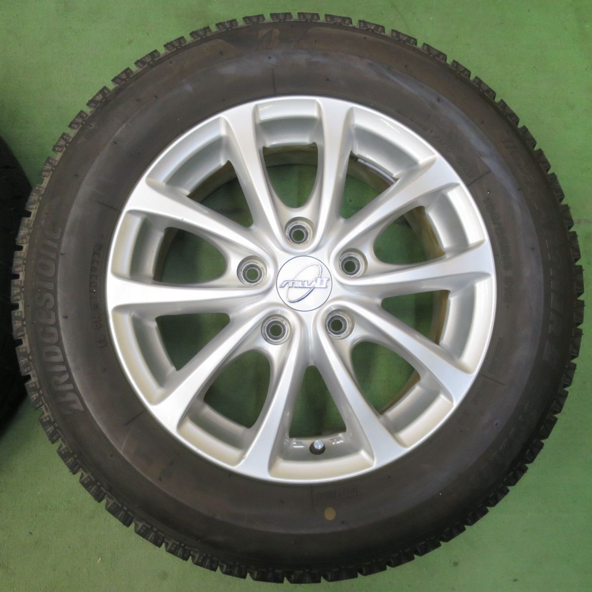 バリ溝！23年！ほぼ10分☆スタッドレス 195/65R15 ブリヂストン アイス