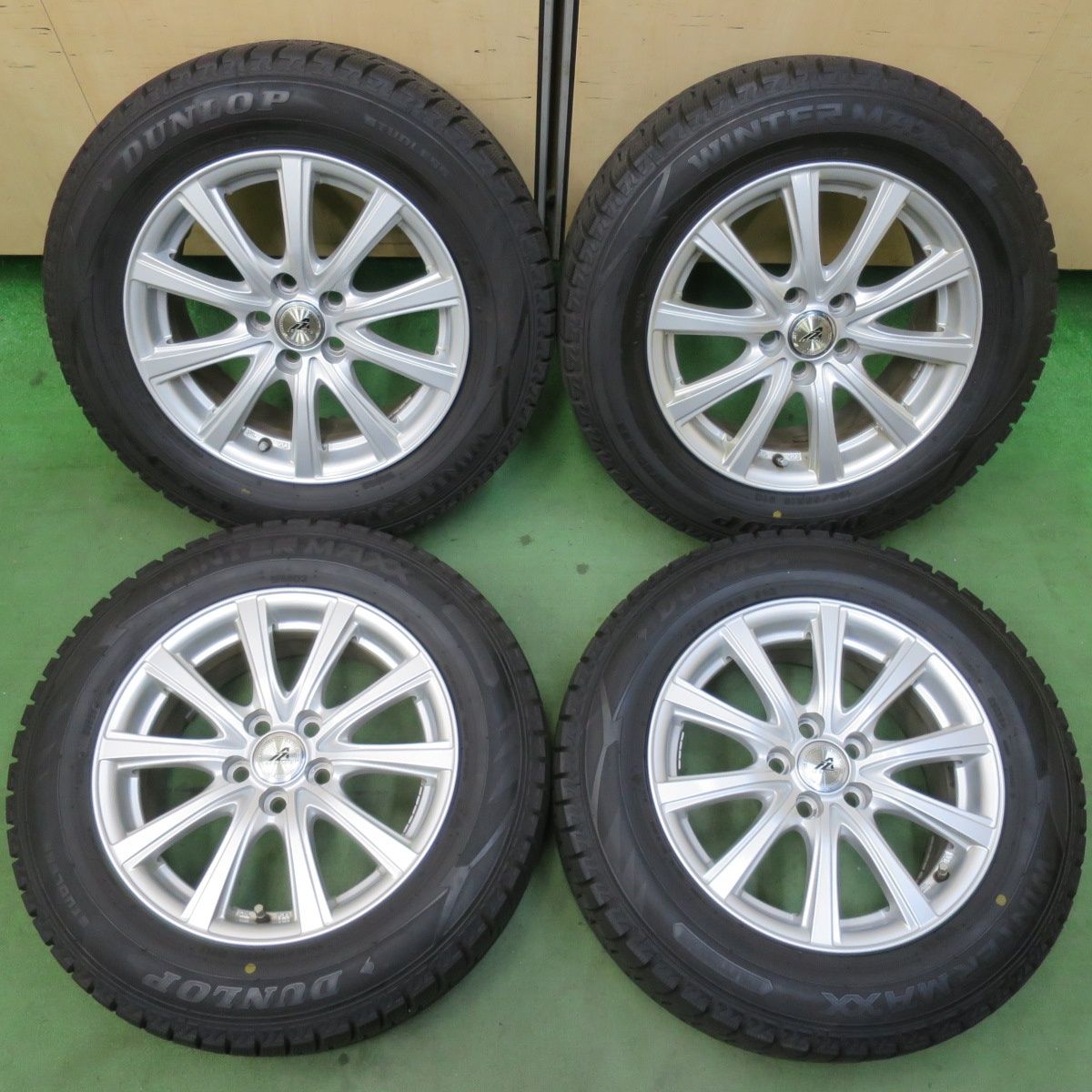 バリ溝！23年！9.5分以上☆プリウス 等 195/65R15 スタッドレス 