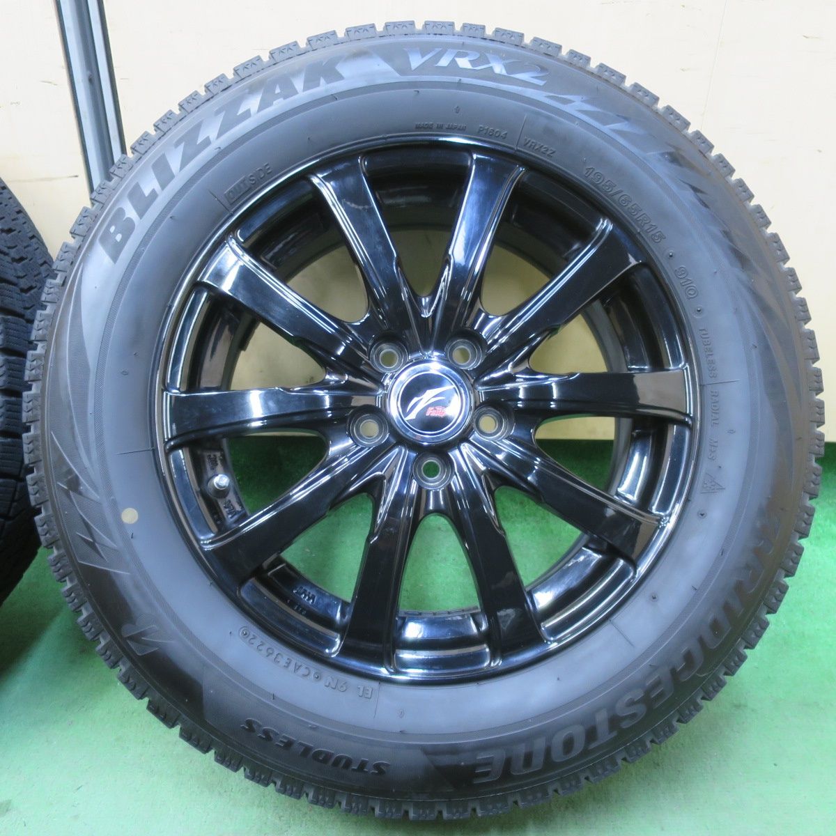 キレイ！22年☆プリウス 等 195/65R15 スタッドレス ブリヂストン 