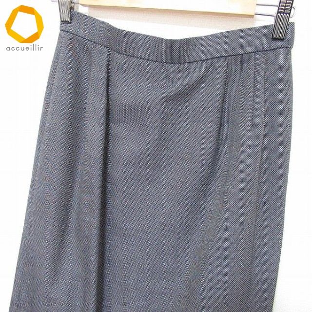 グレー ストライプ スカートスーツ　銀座マギー　サイズ40 グレー ストライプ スカートスーツ 銀座マギー サイズ40