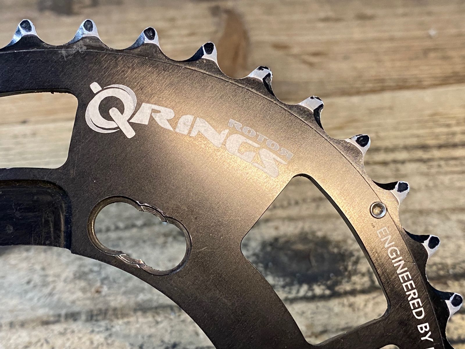 JS059 ローター ROTOR QRINGS アウター 楕円チェーンリング 46T 11S