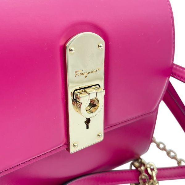 ○ サルヴァトーレフェラガモ Salvatore Ferragamo バッグ ボクシィズ