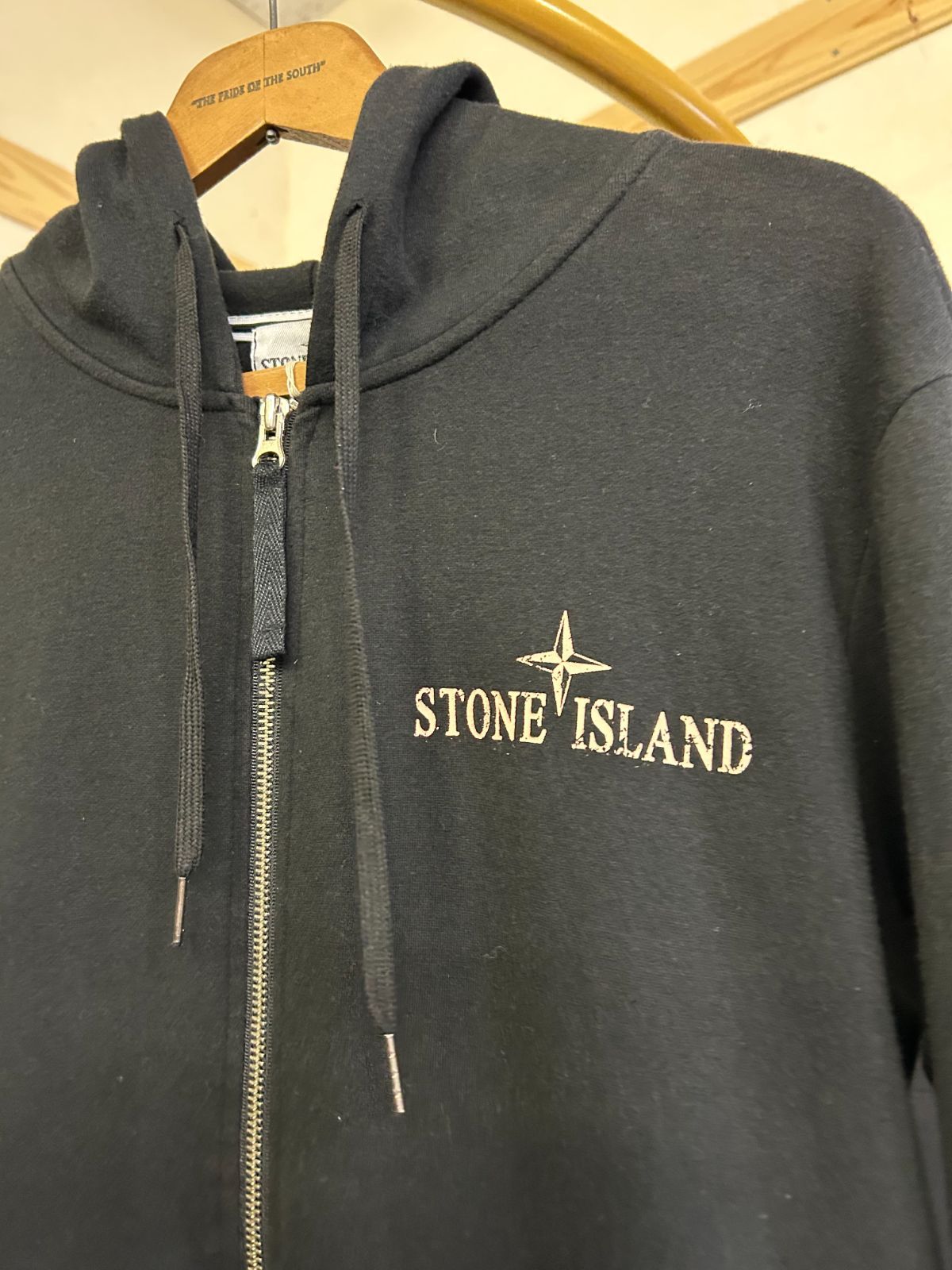 人気!【ストーンアイランド】 ジップ パーカー ブラック USED 美品 M