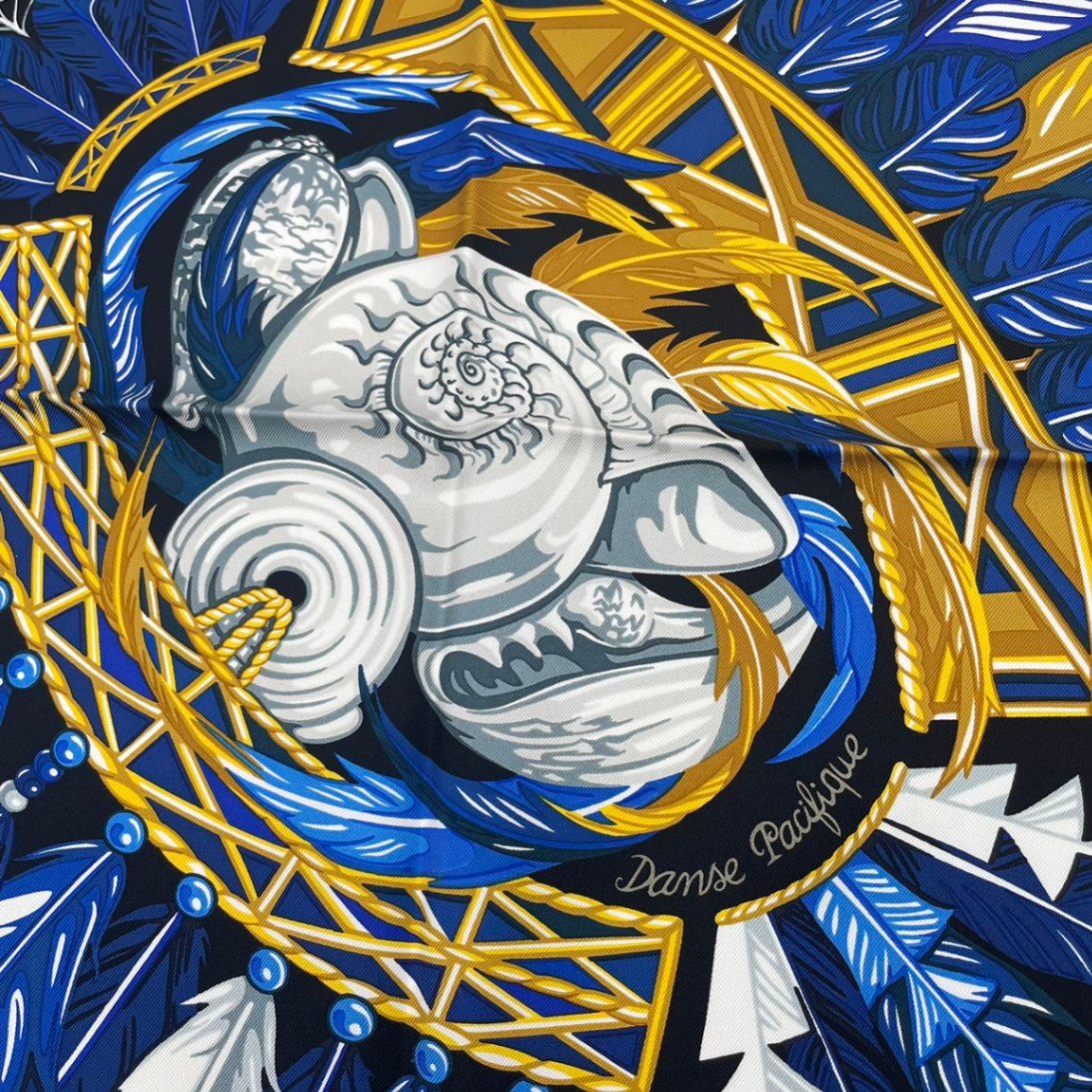 未使用品 HERMES エルメス カレ90 DANSE PACIFIQUE シルク100％ ブルー