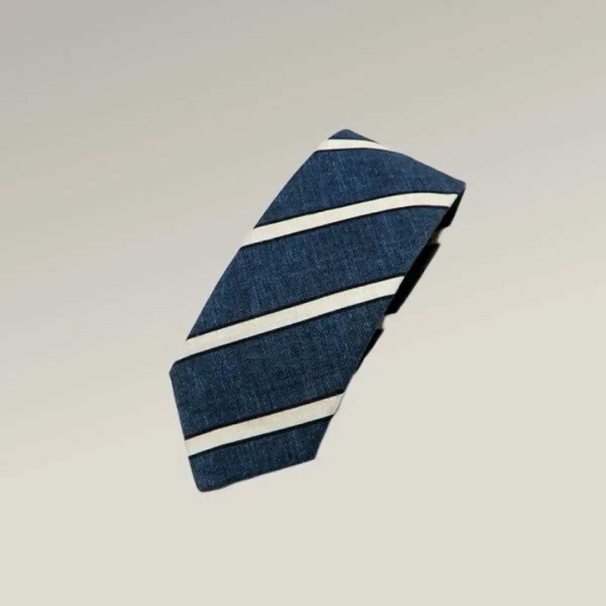 ブルネロクチネリ ネイビー ストライプ ネック タイ - メルカリ