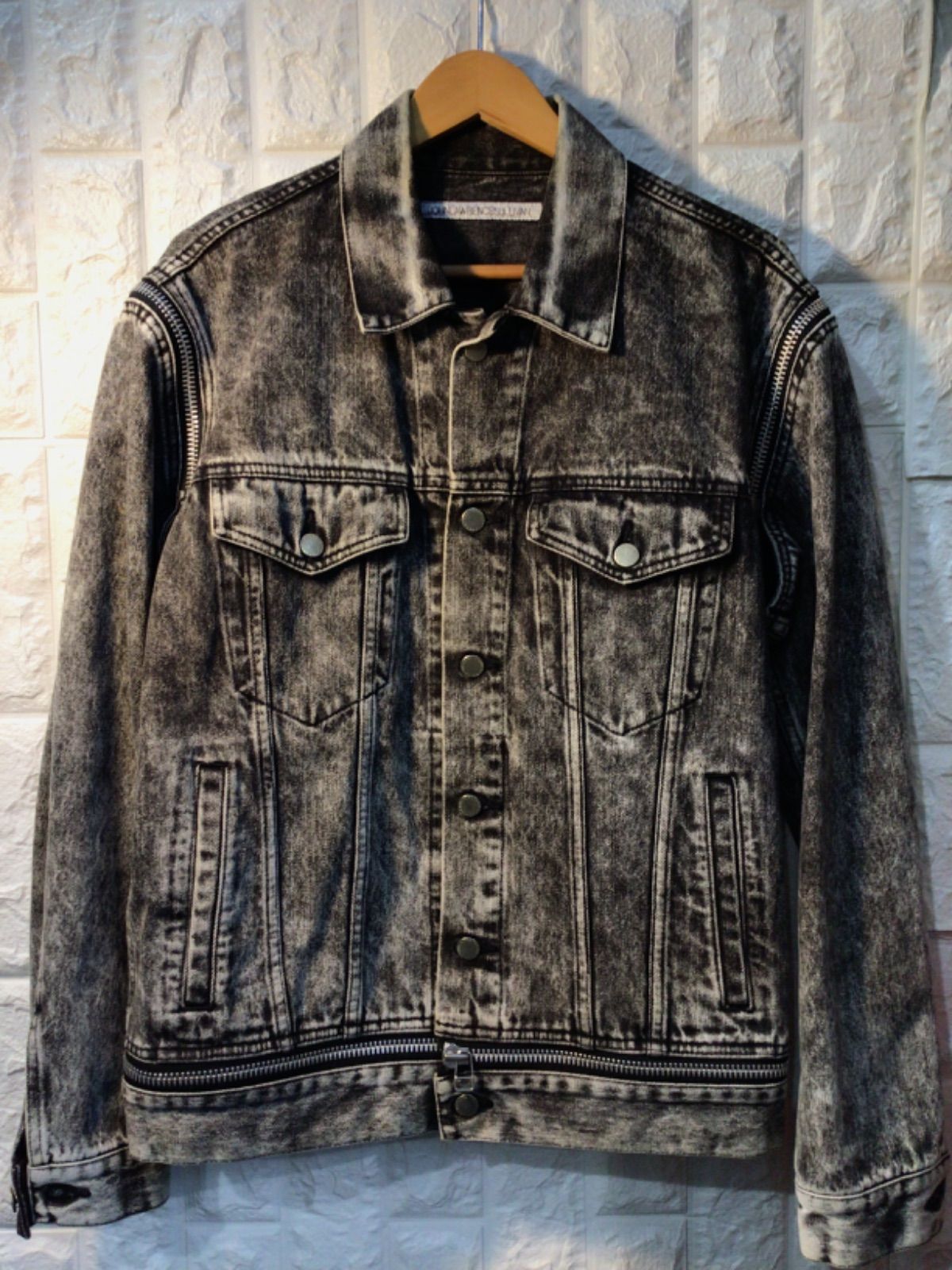 JOHN LAWRENCE SULLIVAN ZIPPED JEANS JACKET - メルカリ