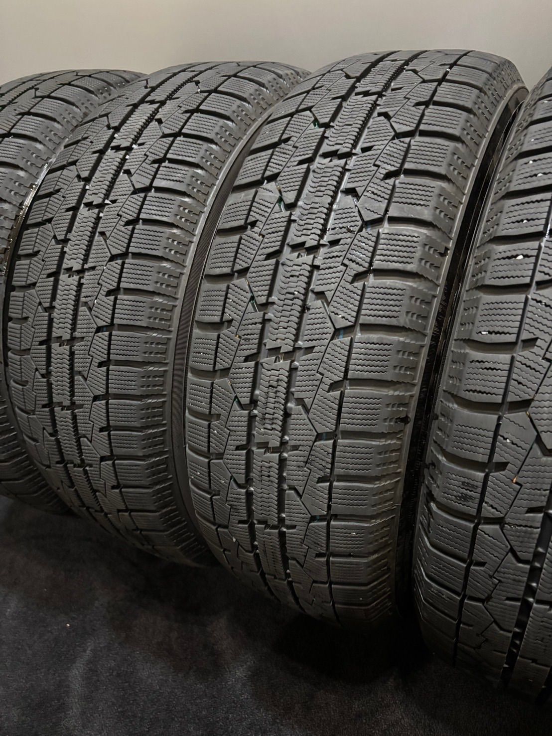 まぴん②205/60R16 2本9分山スタッドレスヨコハマVOXY ☆205/60R16 TOYO/GARIT GIZ 22年製 スタッドレス 4本 ノア ヴォクシー