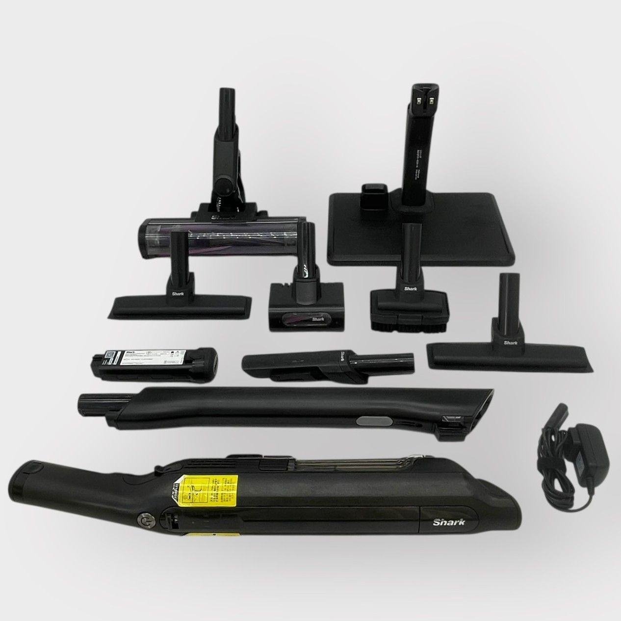 送料込 メルカリ市中のみ出品 Shark スティッククリーナー 本体 充電器