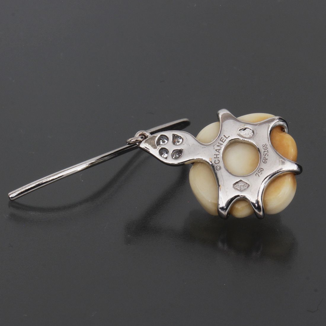 シャネル カメリア 片方 シングルピアス ダイヤ Au750 E1974 - メルカリ