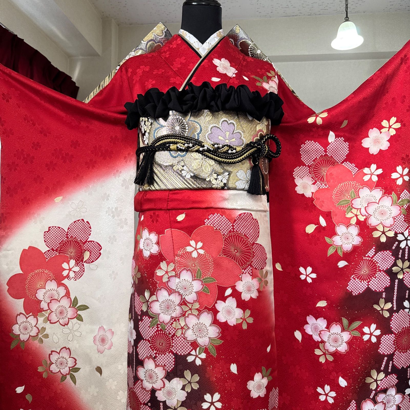 豪華振袖セット(4点)・袋帯・重ね衿・帯揚げ・桜柄・金銀彩・箔