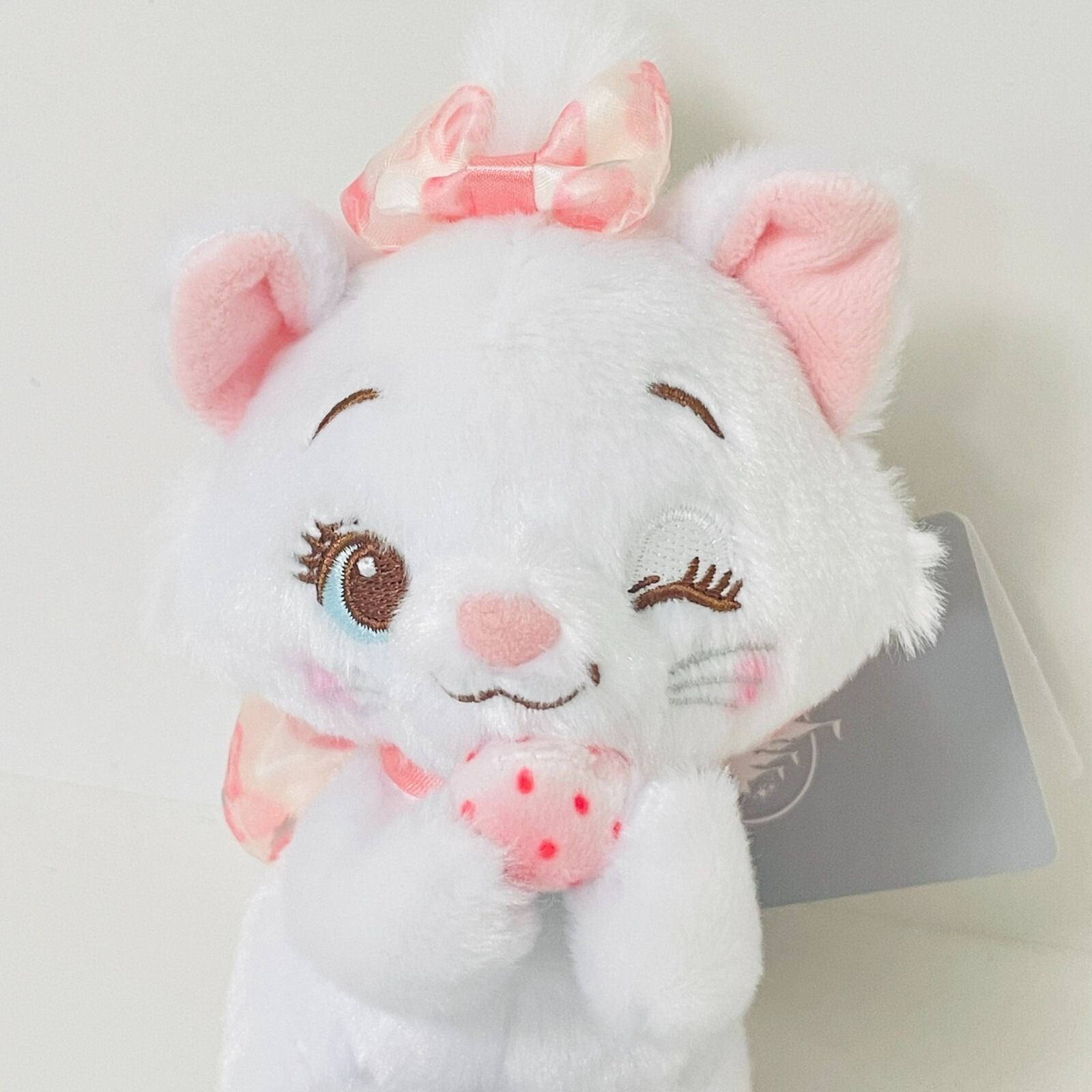 新品】ディズニー マリー ストロベリー マスコット キーチェーン