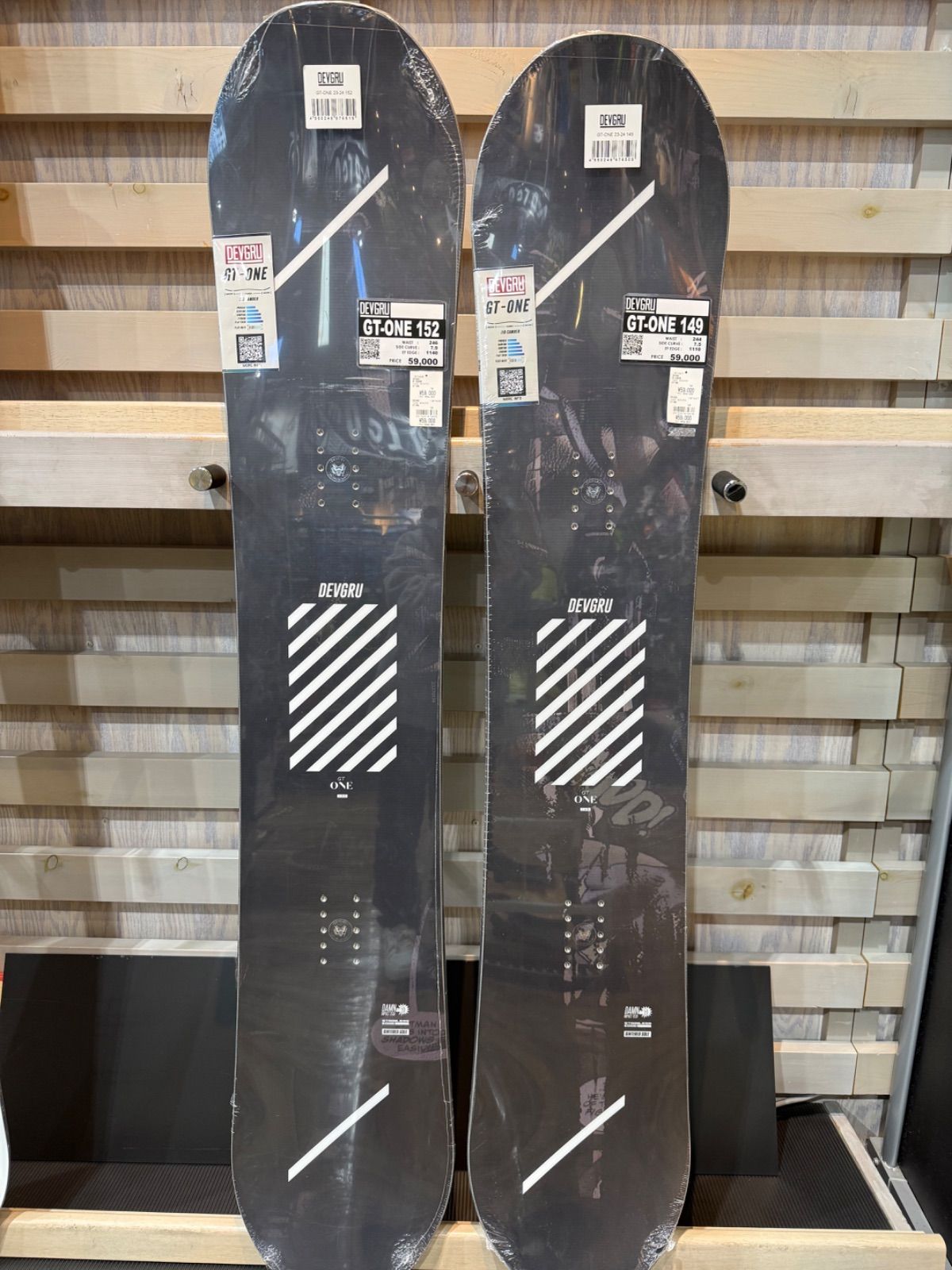 DEVGRU GT ONE 149 23-24 スノーボード DEVGRU GT ONE 149 23-24 スノーボード DEVGRU GT ONE 149 23-24