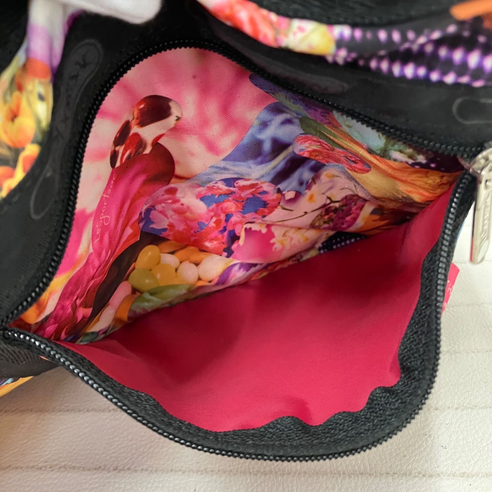 8411 LeSportsac レスポートサック ショルダーバッグ 斜めがけ 紐調節