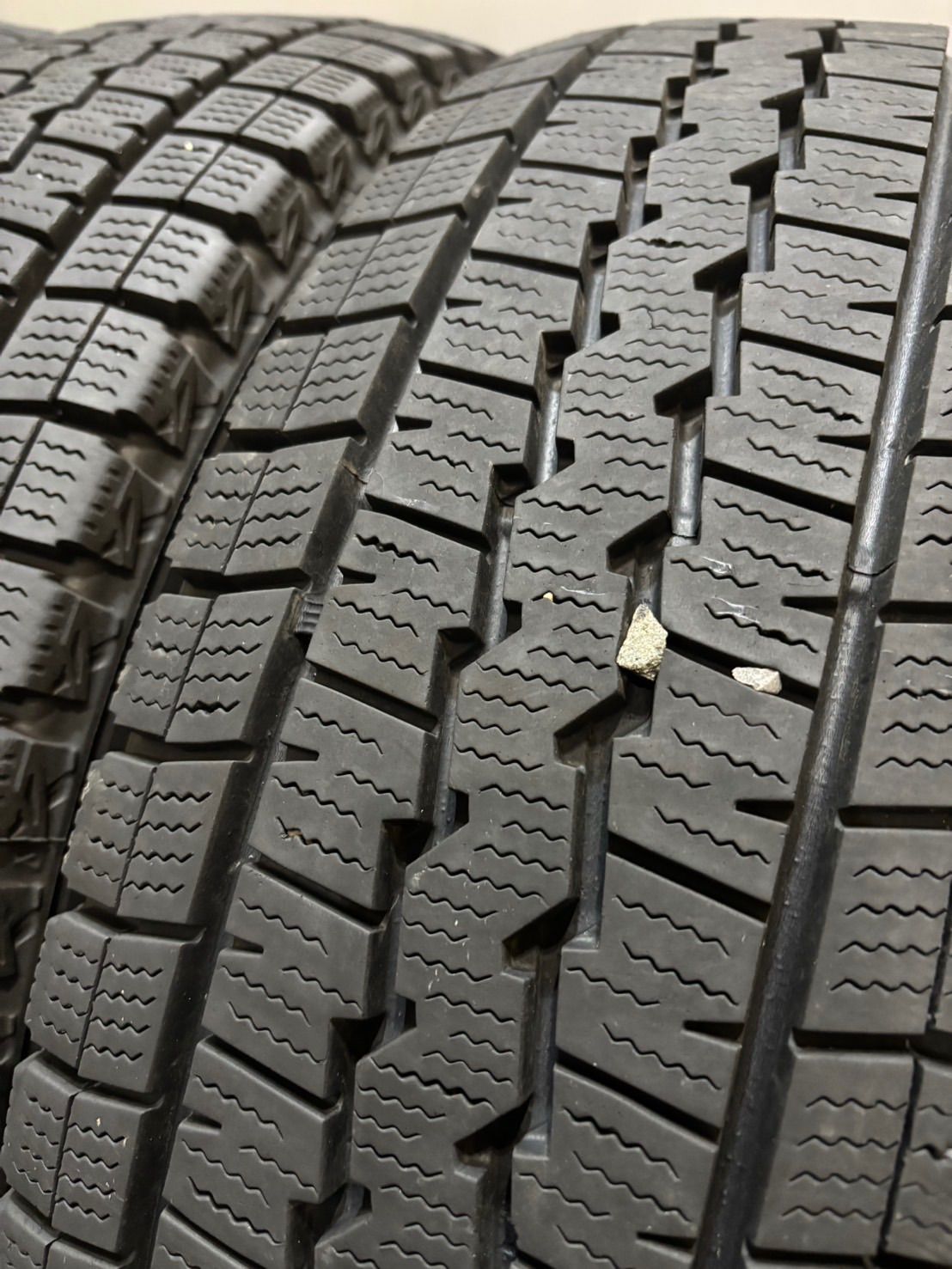 ☆195/80R15 107/105L LT DUNLOP/WINTER MAXX SV01 23年製