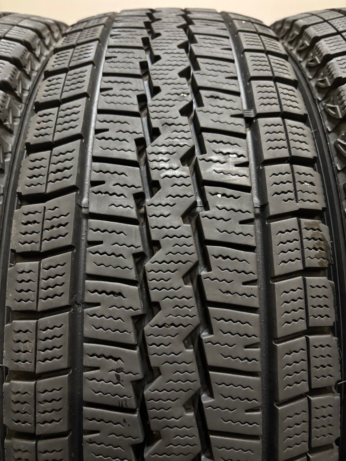 ☆195/80R15 107/105L LT DUNLOP/WINTER MAXX SV01 23年製