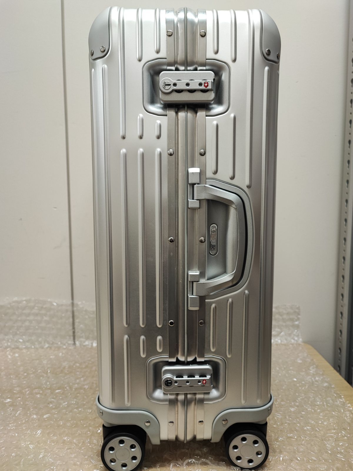 希少】RIMOWA(リモワ) TOPAS(トパーズ) 67L(68L) アルミスーツケース 希少】RIMOWA(リモワ) TOPAS(トパーズ) 67L(68L) アルミスーツケース