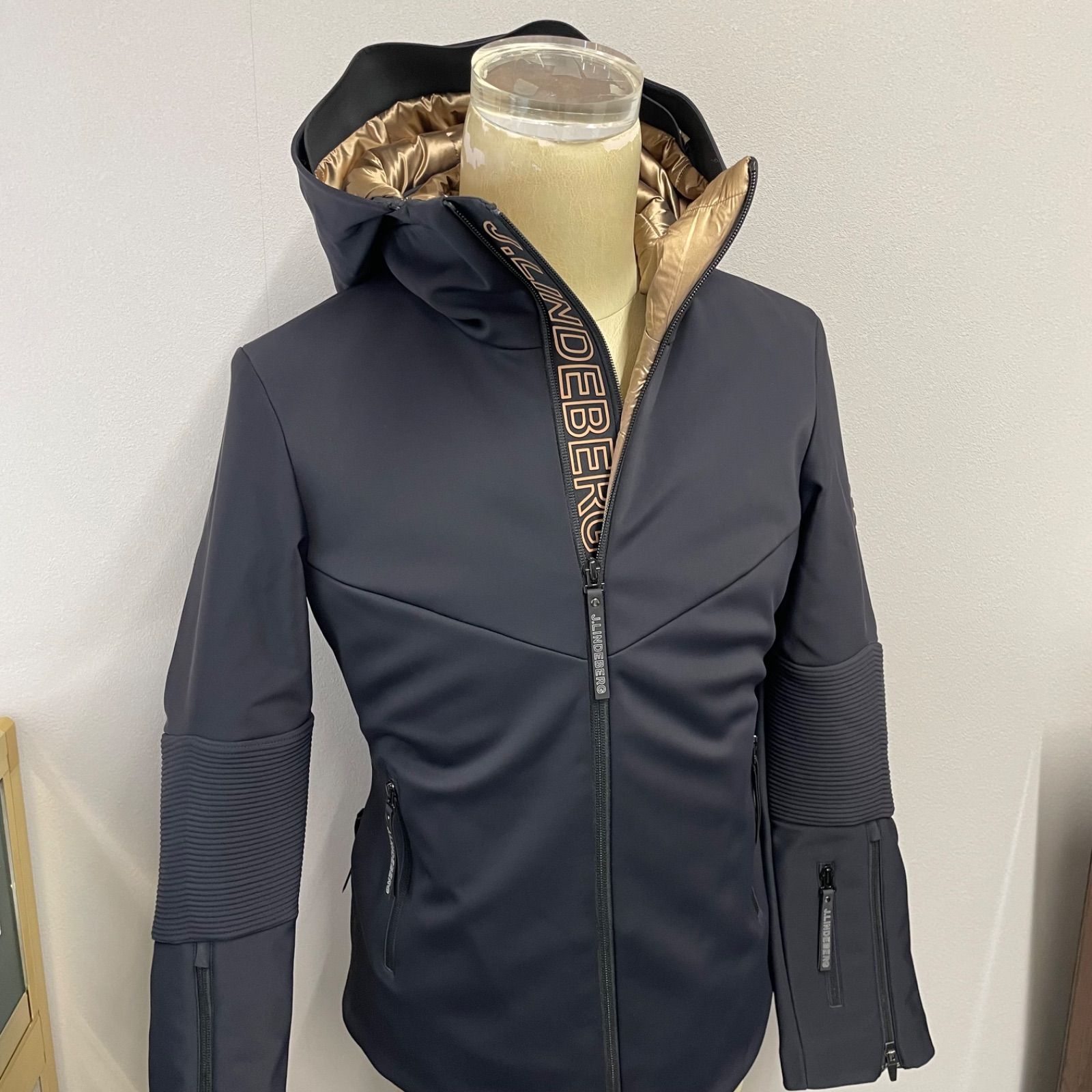 □J.LINDEBERG J.リンドバーグ スキー ウエア レディース Sサイズ 新品