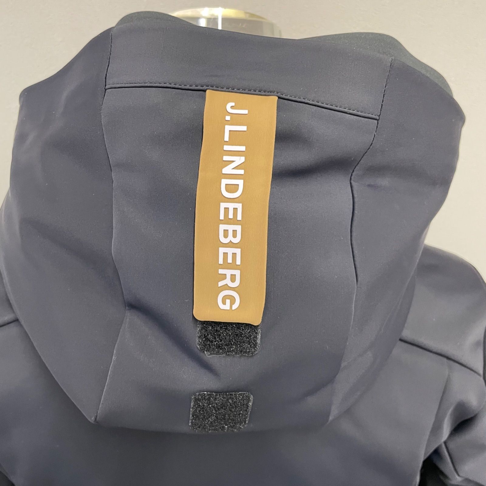 新品未使用　定価7.9万　J.LINDEBERG レディーススキーウェアＳ 新品未使用 定価7.9万 J.LINDEBERG レディーススキーウェアS J