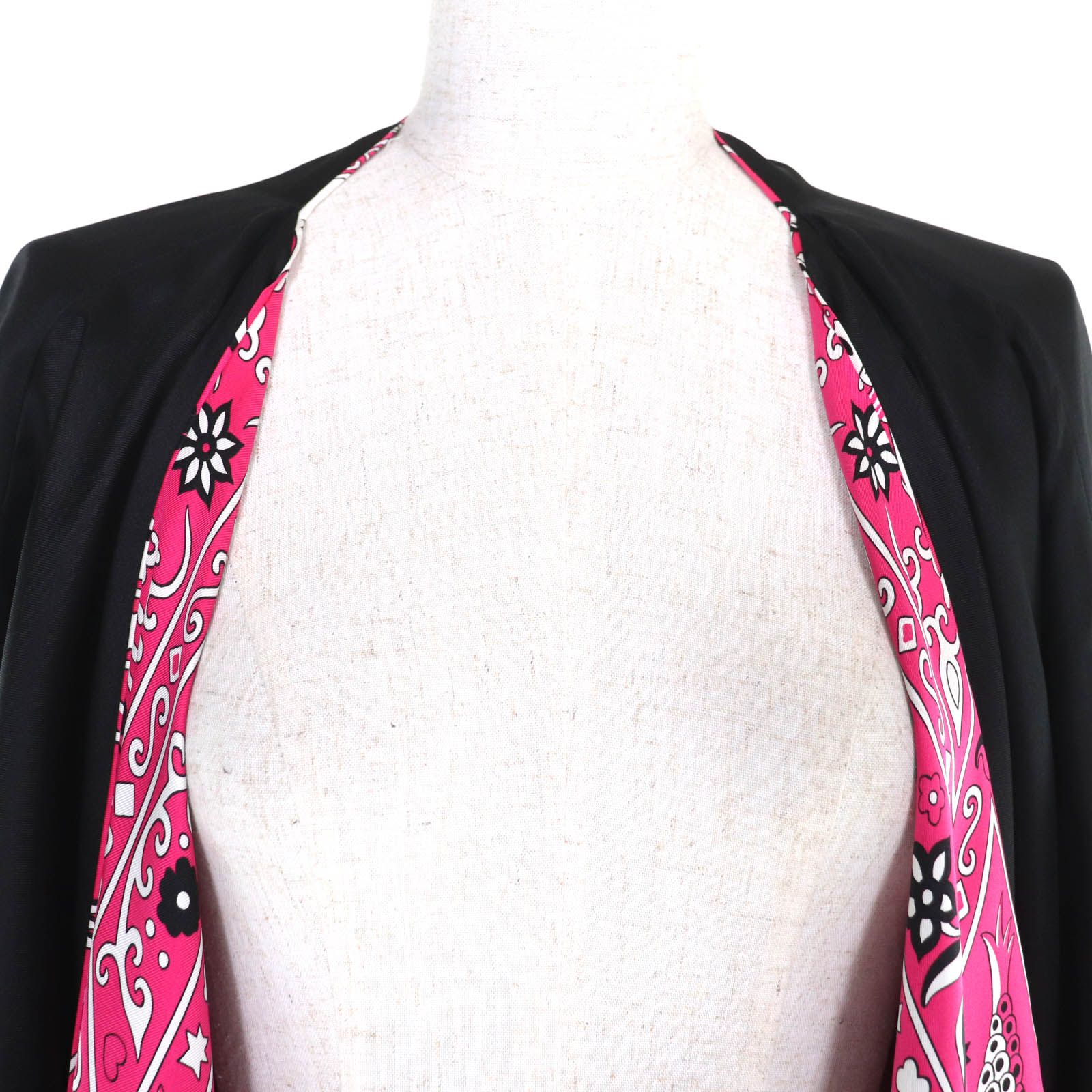 未使用品◇HERMES エルメス Peuple du Vent プティH シルク100％ 総柄  