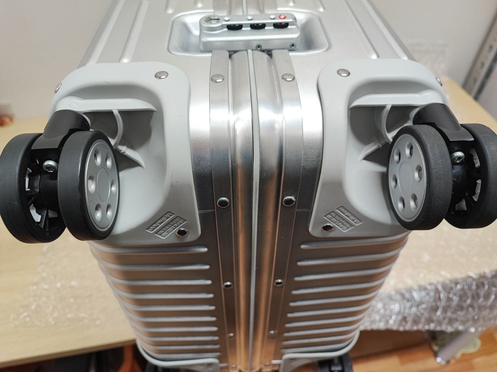 希少】RIMOWA(リモワ) TOPAS(トパーズ) 67L(68L) アルミスーツケース