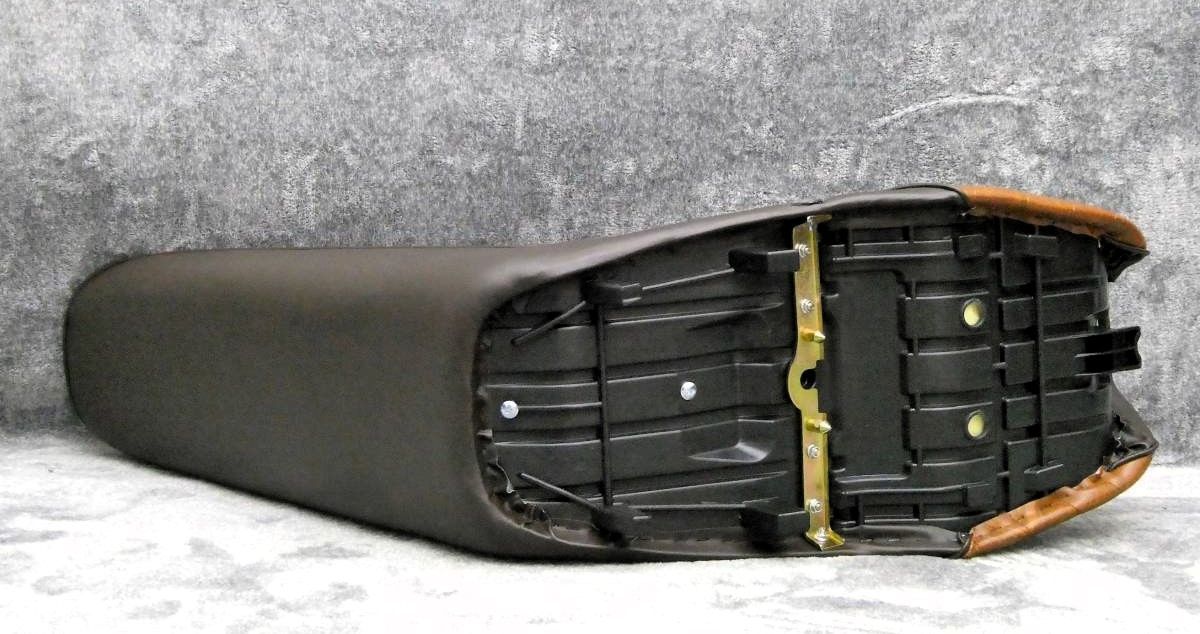 バリオス2型 シート 茶ツートン/ZR250Bタックロールシート