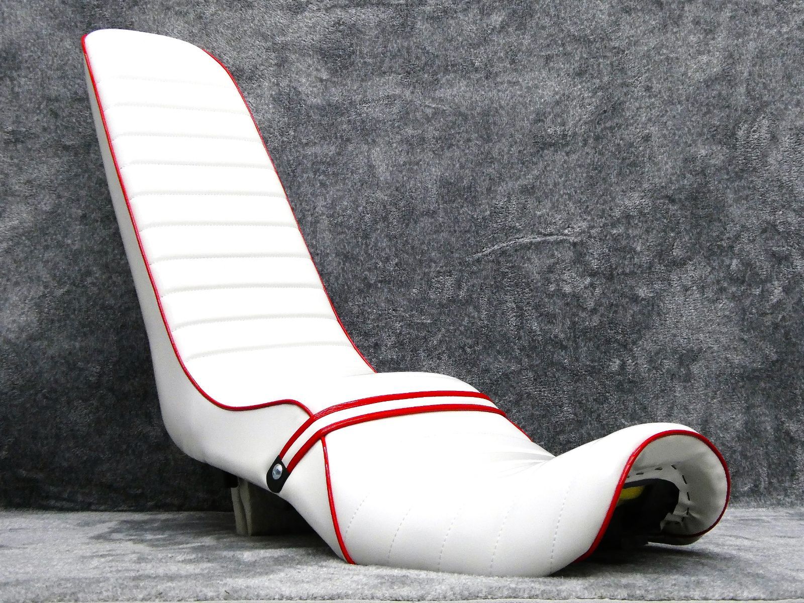 バリオス2 ZR250B 白赤エナ60cm 三段シート/Ⅱ型 後期 補強入 ホワイト