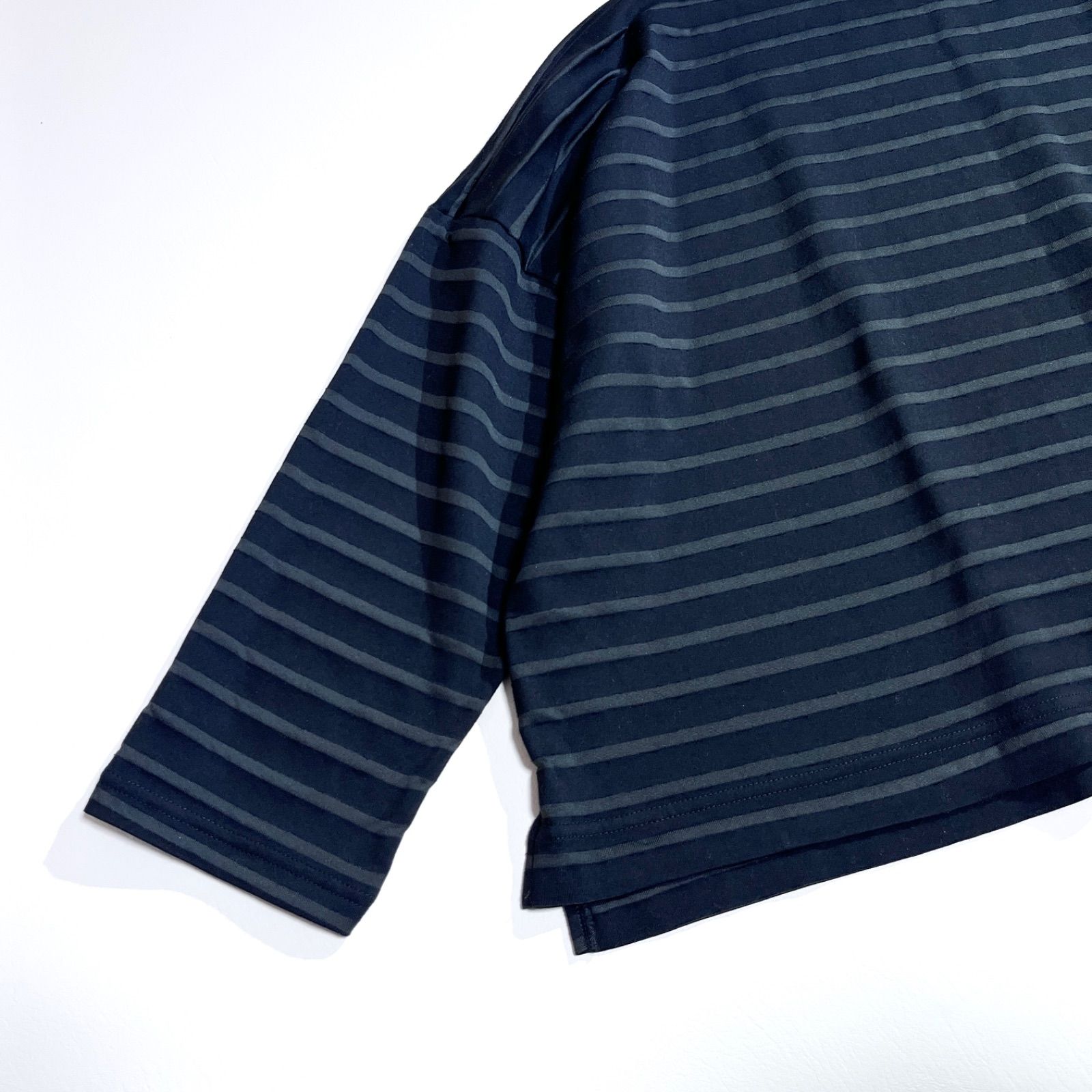 cY08 mizuiro ind 2024 ボーダー カットソー 綿 コットン ロングTシャツ ロンT ブラック 黒 日本製 ドロップショルダー 身幅ゆったり オパール加工プリントワイドプルオーバー 春夏 ミズイロインド cY08 mizuiro ind 2024 ボーダー カットソー 綿 コットン ロングT