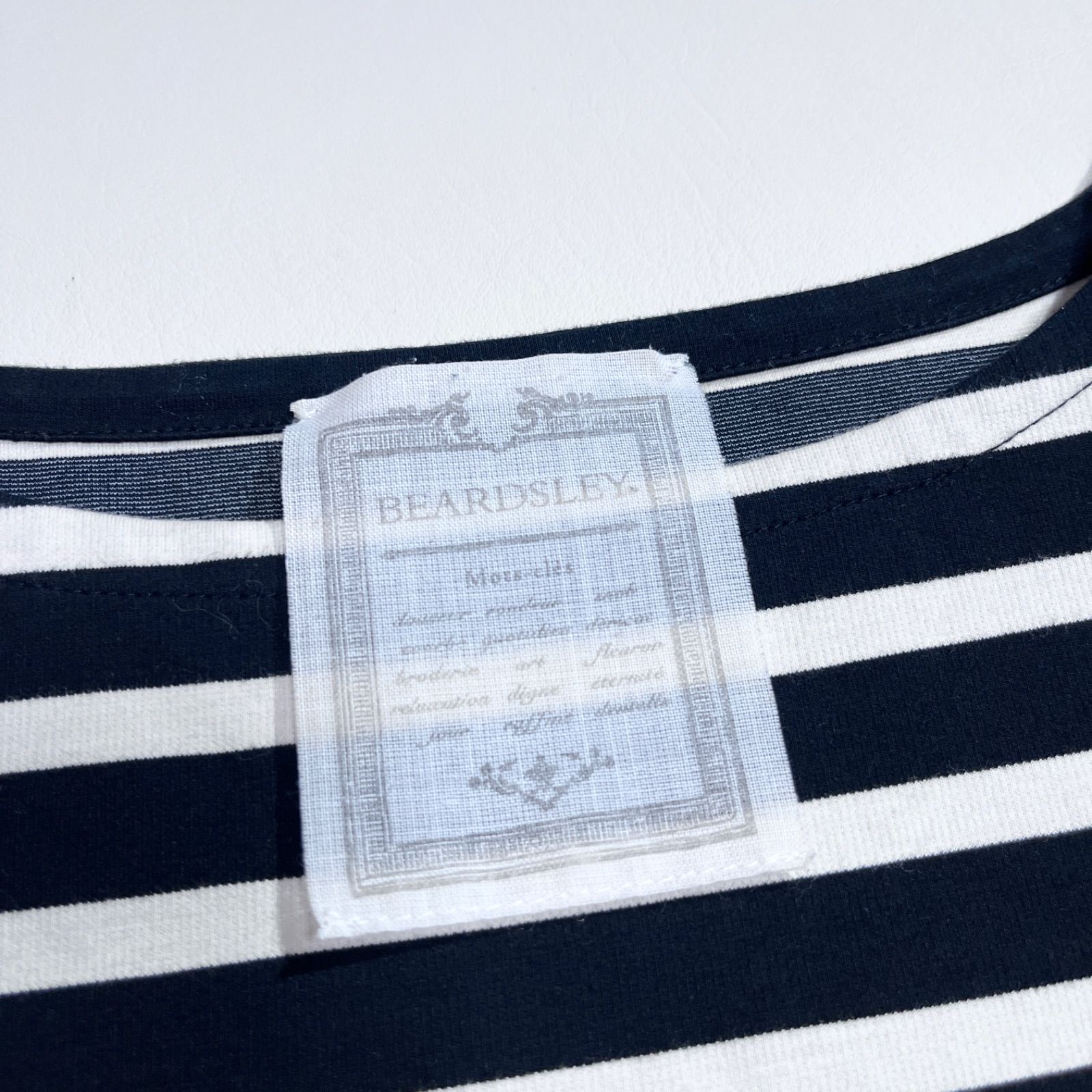 cY48 未使用級 BEARDSLEY ボーダー カットソー レース 裾 刺繍 花柄