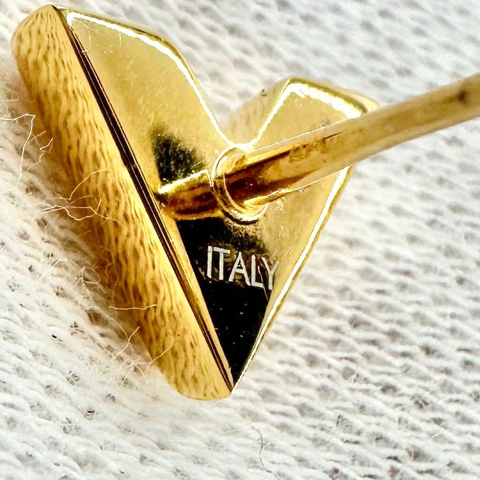 返品OK】LOUIS VUITTON ルイヴィトン エセンシャル V ピアス M68153